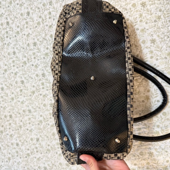 Vintage Guess y2k monogram shoulder bag - Picture 7 of 7